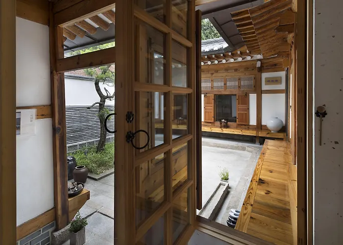 Renewal Open!!! Entire Place, Traditional Stay Xiwoo , 時雨 시우 한옥독채 Guest house