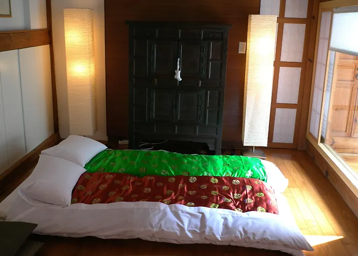 Guest house Renewal Open!!! Entire Place, Traditional Stay Xiwoo , 時雨 시우 한옥독채 Seoul