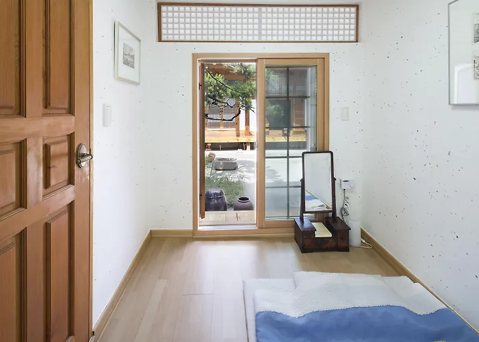 Renewal Open!!! Entire Place, Traditional Stay Xiwoo , 時雨 시우 한옥독채 Guest house