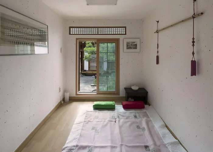 Guest house Renewal Open!!! Entire Place, Traditional Stay Xiwoo , 時雨 시우 한옥독채 4*
