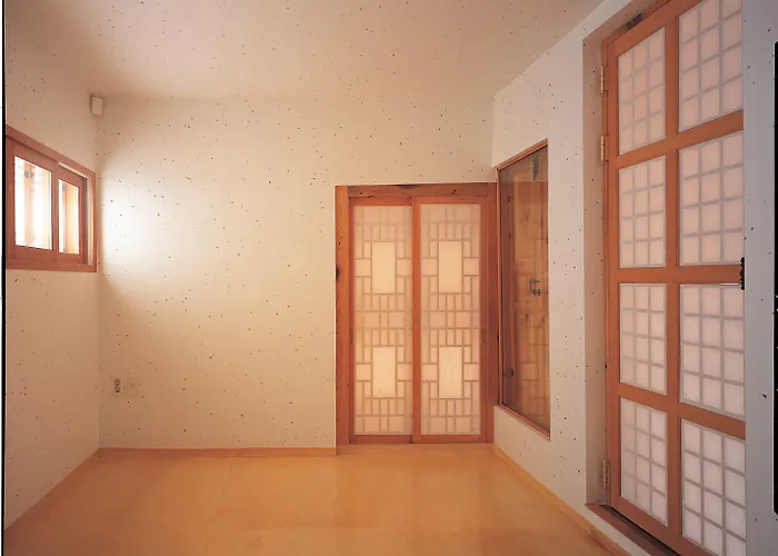 Guest house Renewal Open!!! Entire Place, Traditional Stay Xiwoo , 時雨 시우 한옥독채 4*