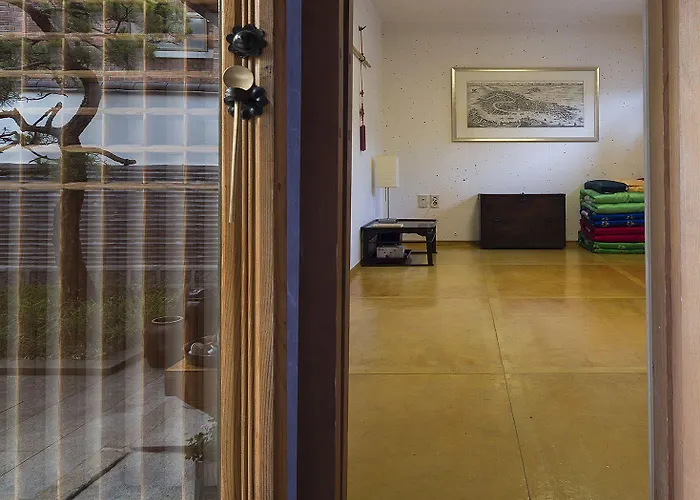 Renewal Open!!! Entire Place, Traditional Stay Xiwoo , 時雨 시우 한옥독채 4* Seoul