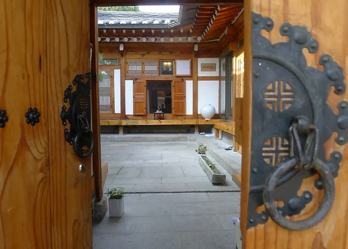 Guest house Renewal Open!!! Entire Place, Traditional Stay Xiwoo , 時雨 시우 한옥독채 4*