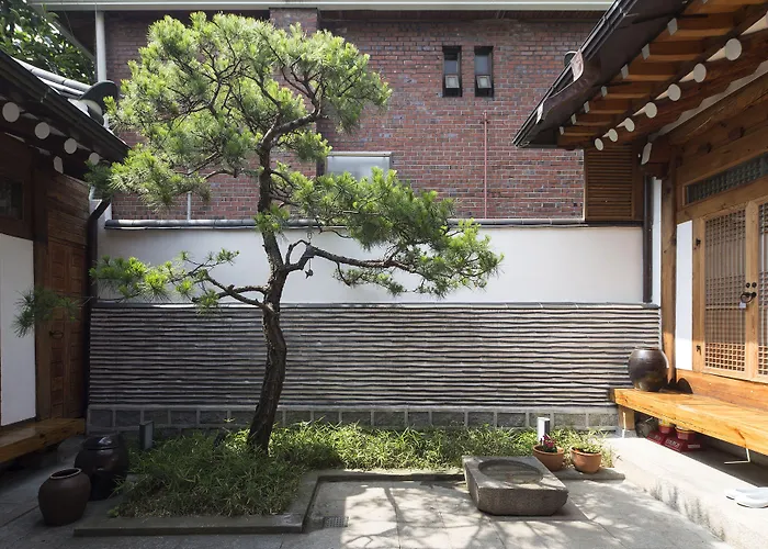 Guest house Renewal Open!!! Entire Place, Traditional Stay Xiwoo , 時雨 시우 한옥독채 Seoul