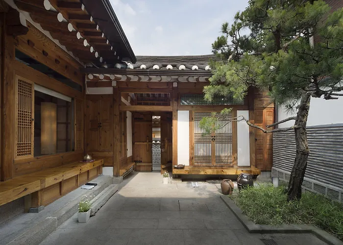 Renewal Open!!! Entire Place, Traditional Stay Xiwoo , 時雨 시우 한옥독채 Guest house