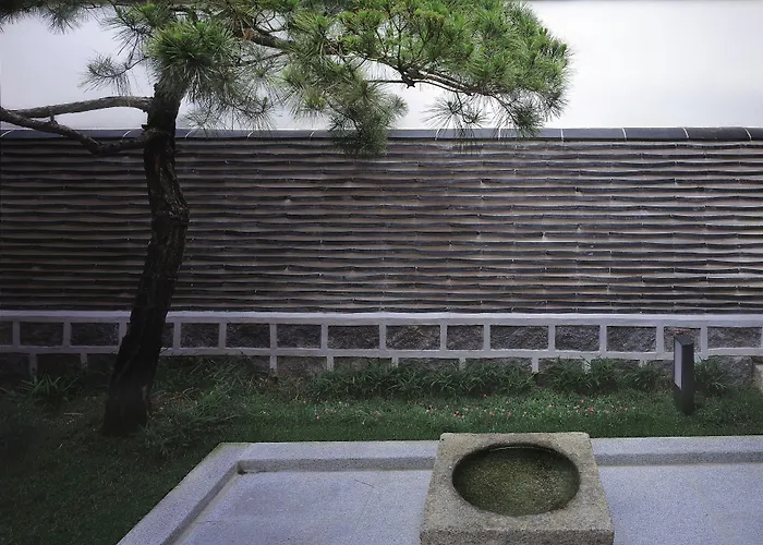 Renewal Open!!! Entire Place, Traditional Stay Xiwoo , 時雨 시우 한옥독채 4* Seoul